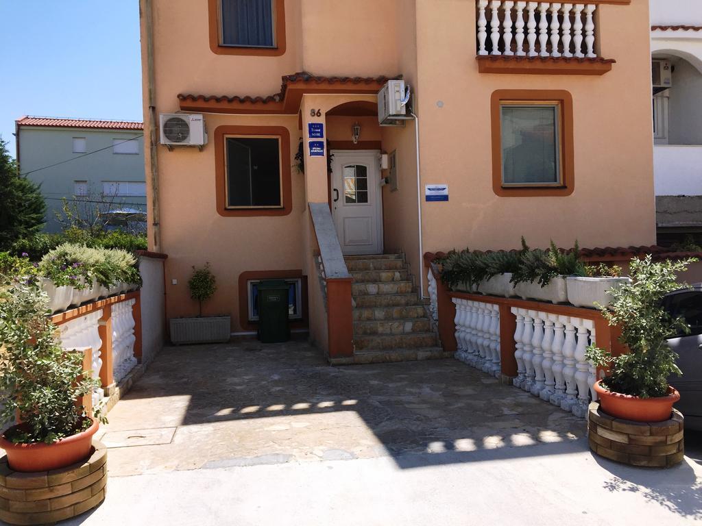 Friendly People'S Guest House Zadar Exteriör bild